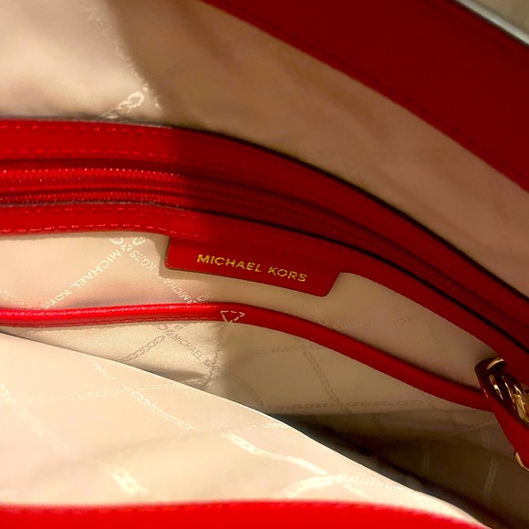 - Micheal Kors Tote Bag - Picture 6 of 6